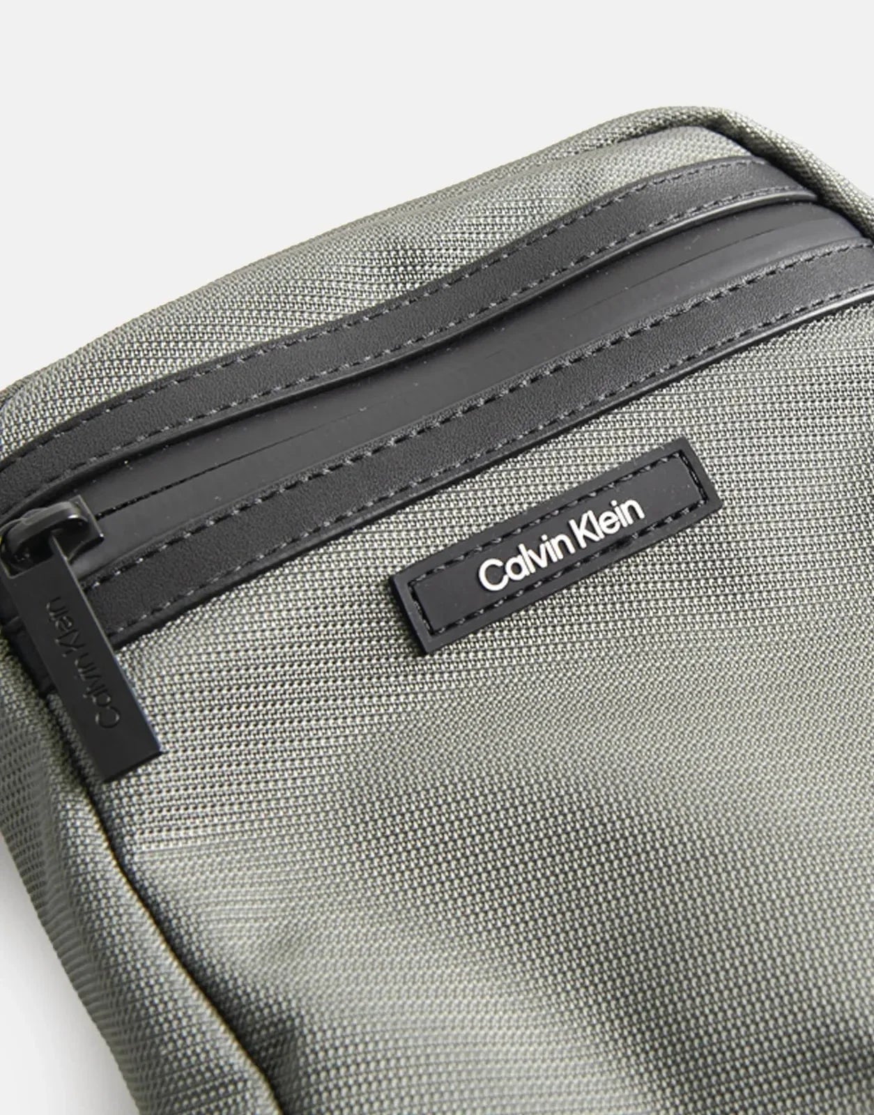 Calvin Klein Essential Reporter XS Bag