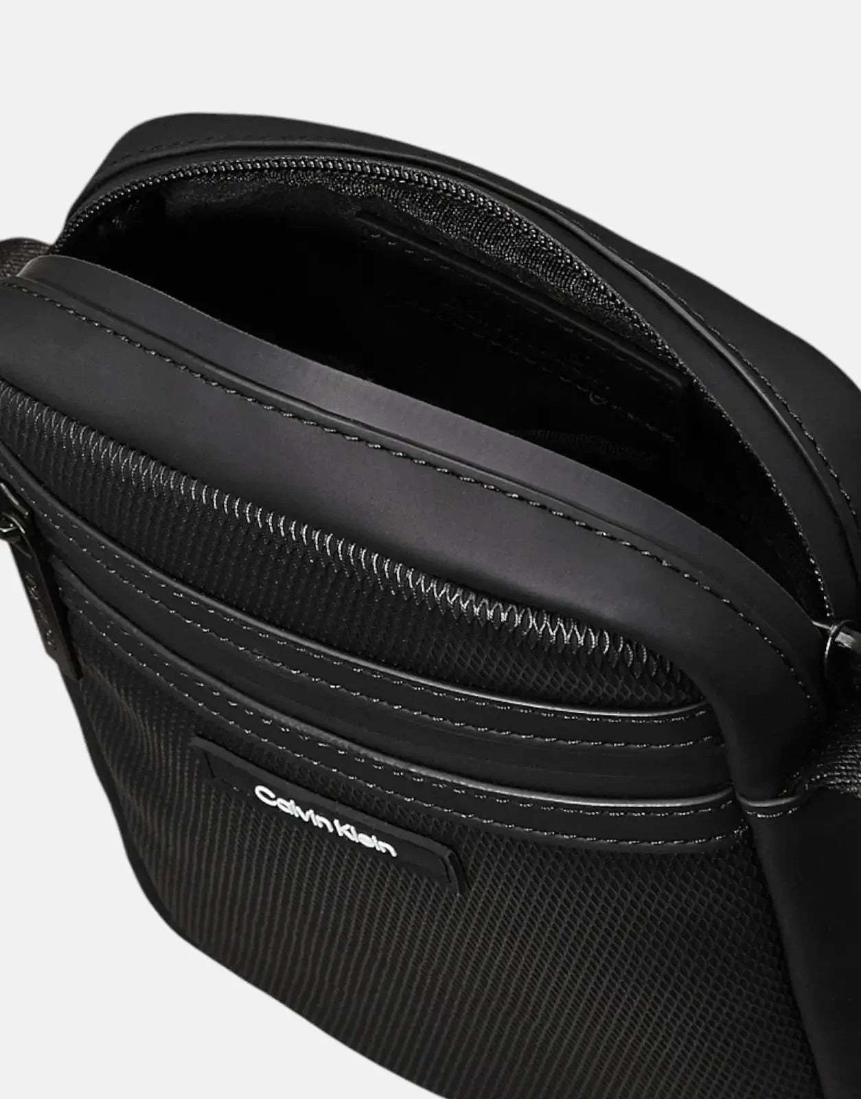 Calvin Klein Essential Reporter XS Rubber Bag