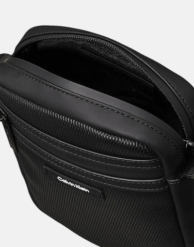 Calvin Klein Essential Reporter XS Rubber Bag